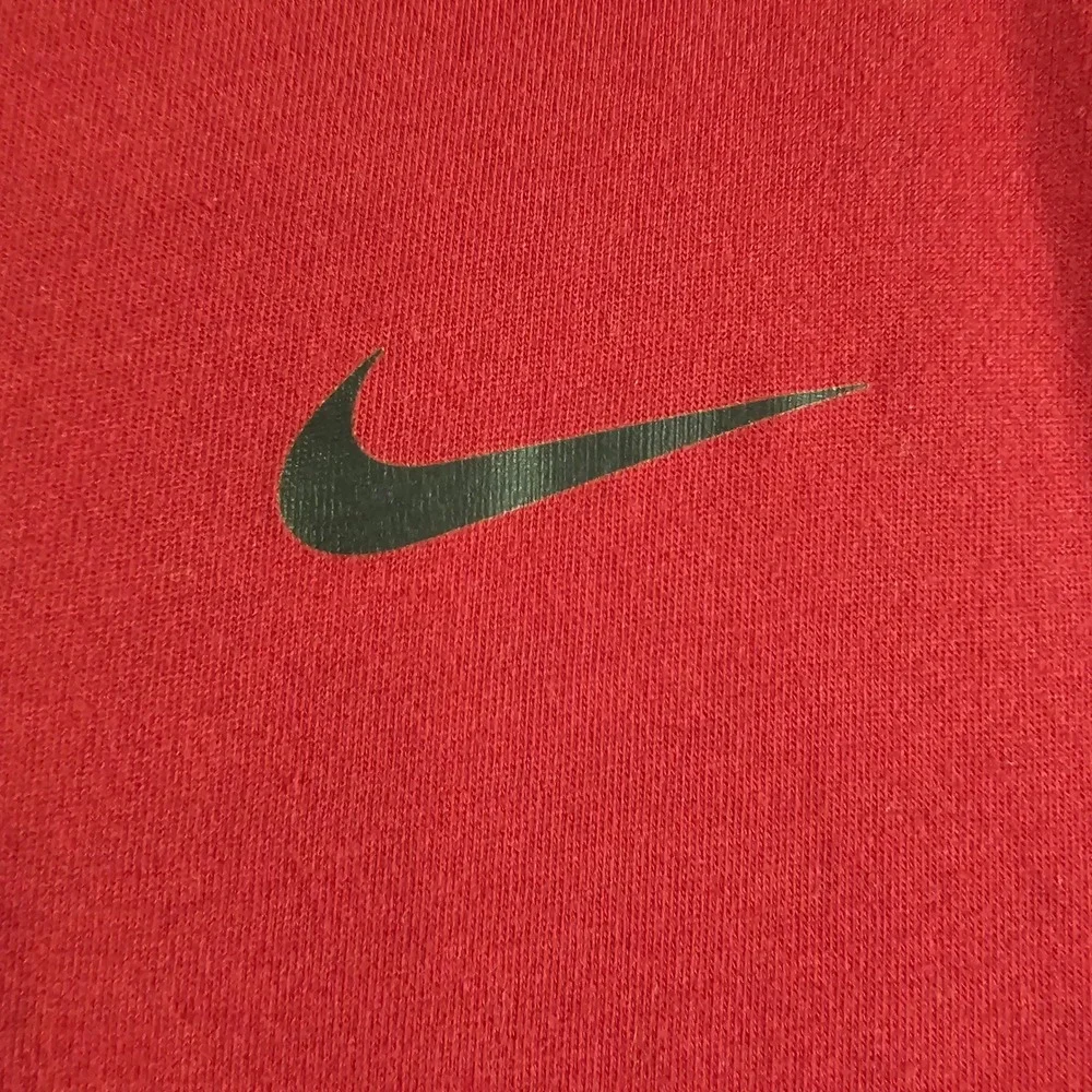 Nike Dri-FIT Mens XL Red Short Sleeve Athletic Training T-Shirt Swoosh Logo
